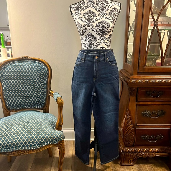 Chico’s Definition Denim Jeans, Size 1.5(10) short - Picture 1 of 3